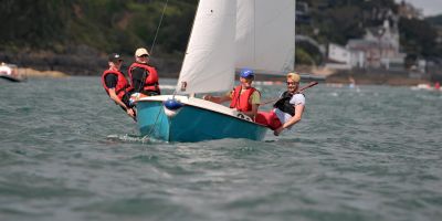 Adults Sailing with Salcombe Dinghy Sailing